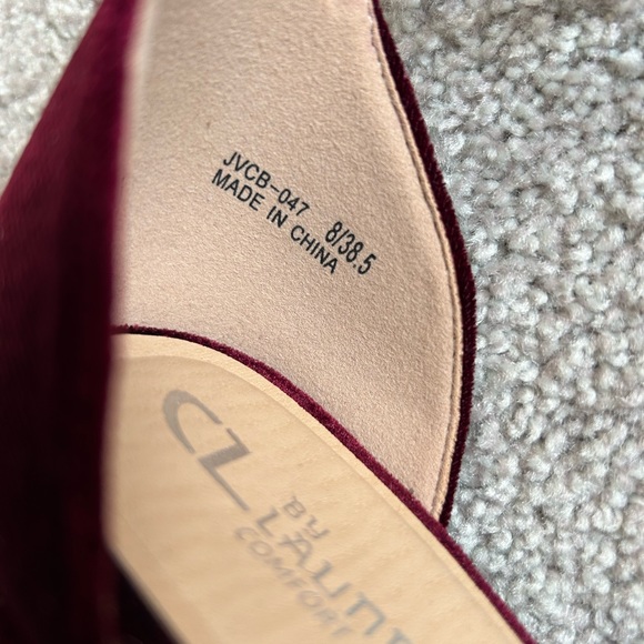 New never worn. Chinese Laundry sandals in cranberry color, size 8.5. - Picture 4 of 6